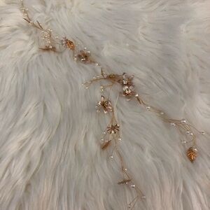 Delicate Gold Floral Bridal Hair Accessory